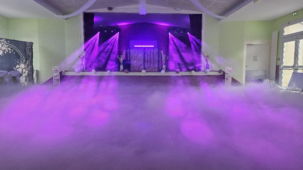 Piste de danse avec effets de fumee DJ Jim
